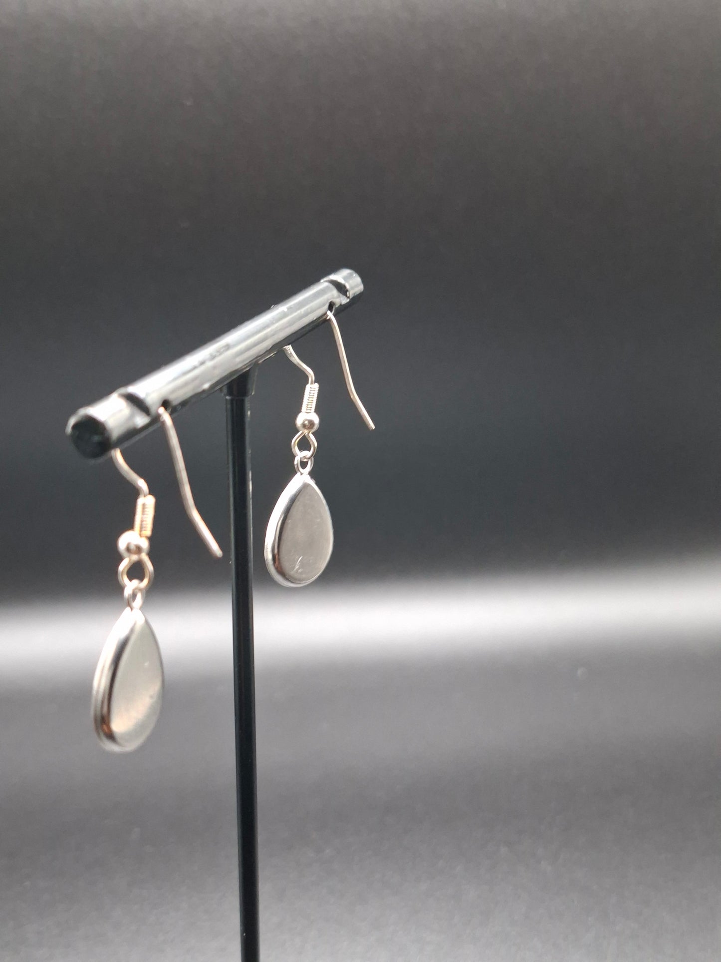 Teardrop flower earrings